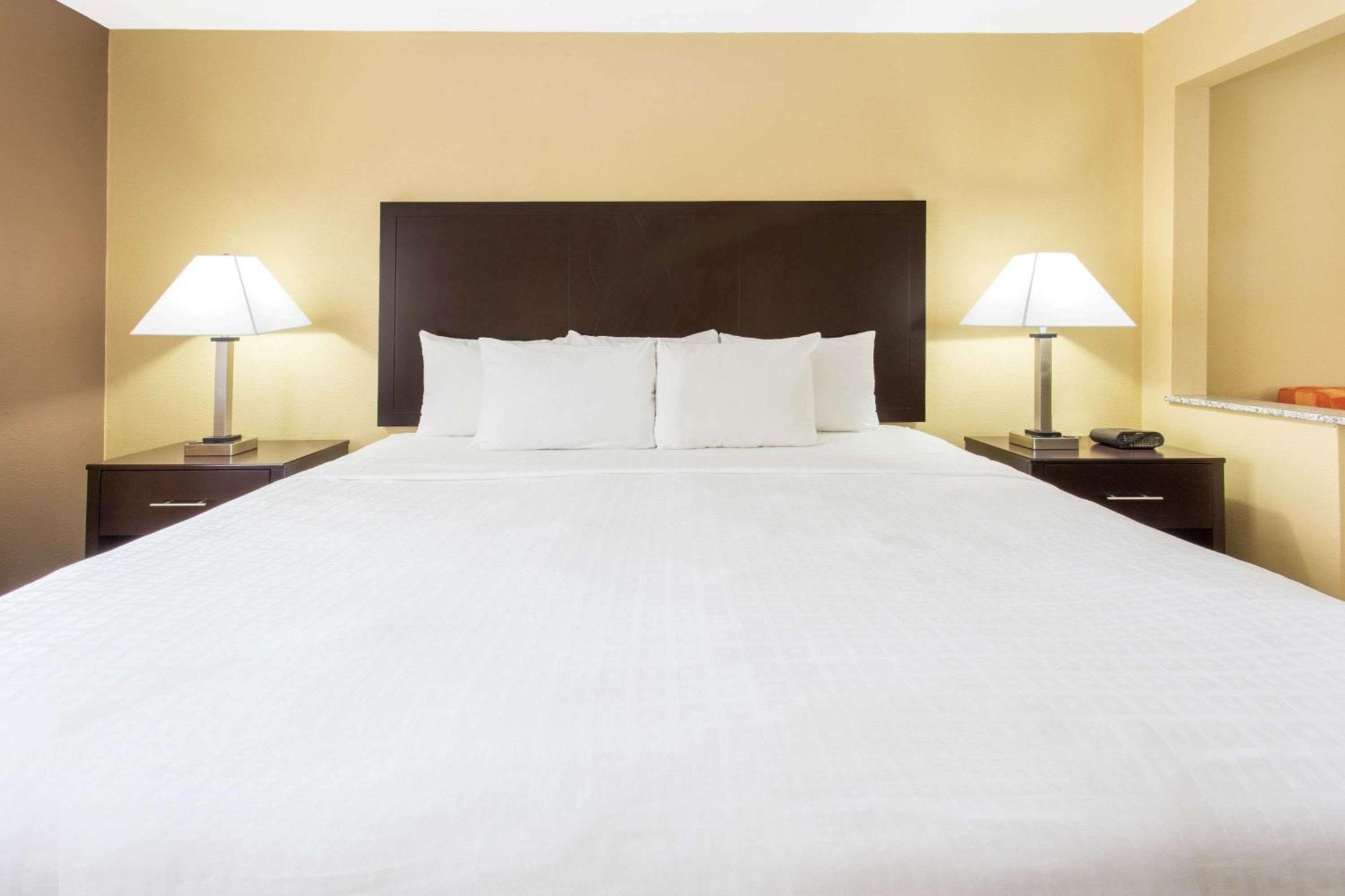 King Room - Mobility Access/Non-Smoking,704562295:JPEG